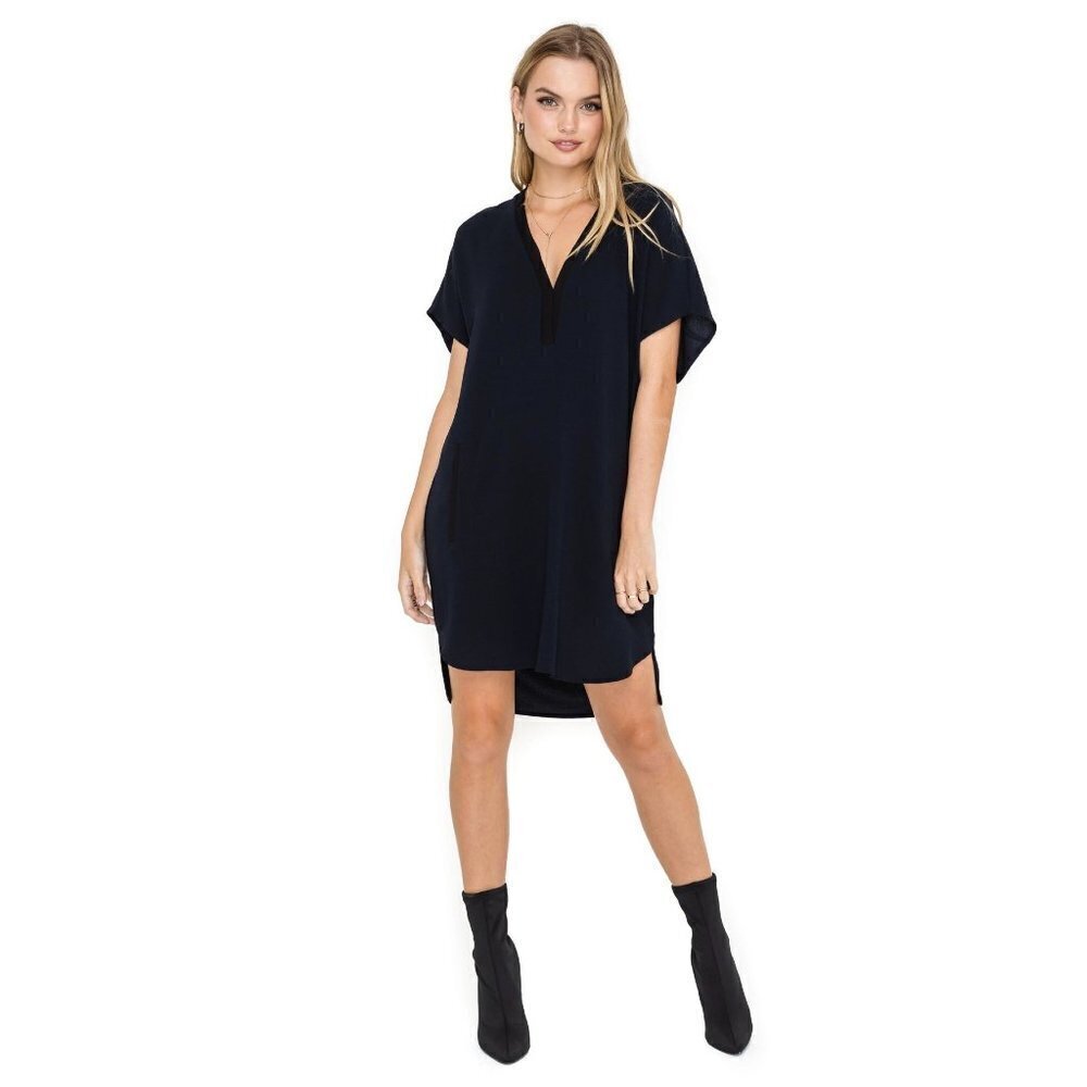 ASTR The Label size XS V NECK SHIFT DRESS NEW with Tags